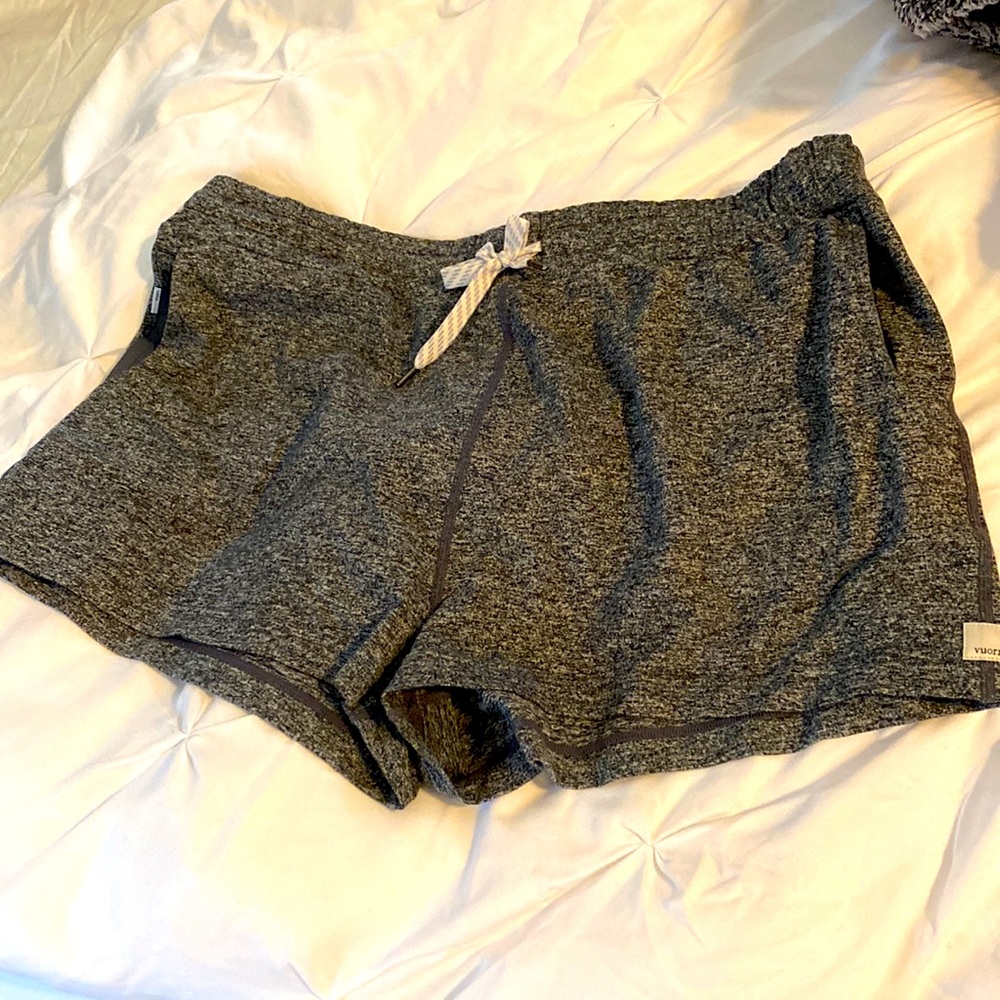 EUC Vuori Halo shorts size XL